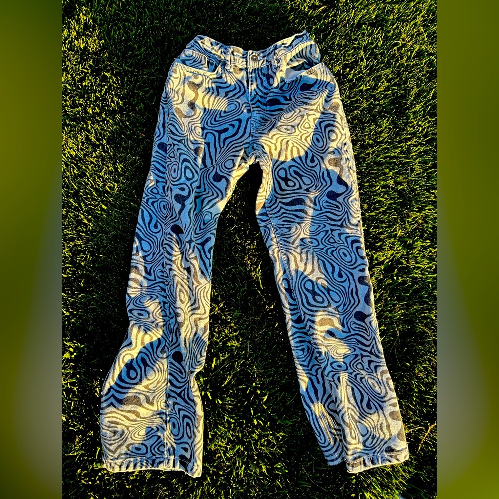 Ragged jeans, slightly worn, size 26